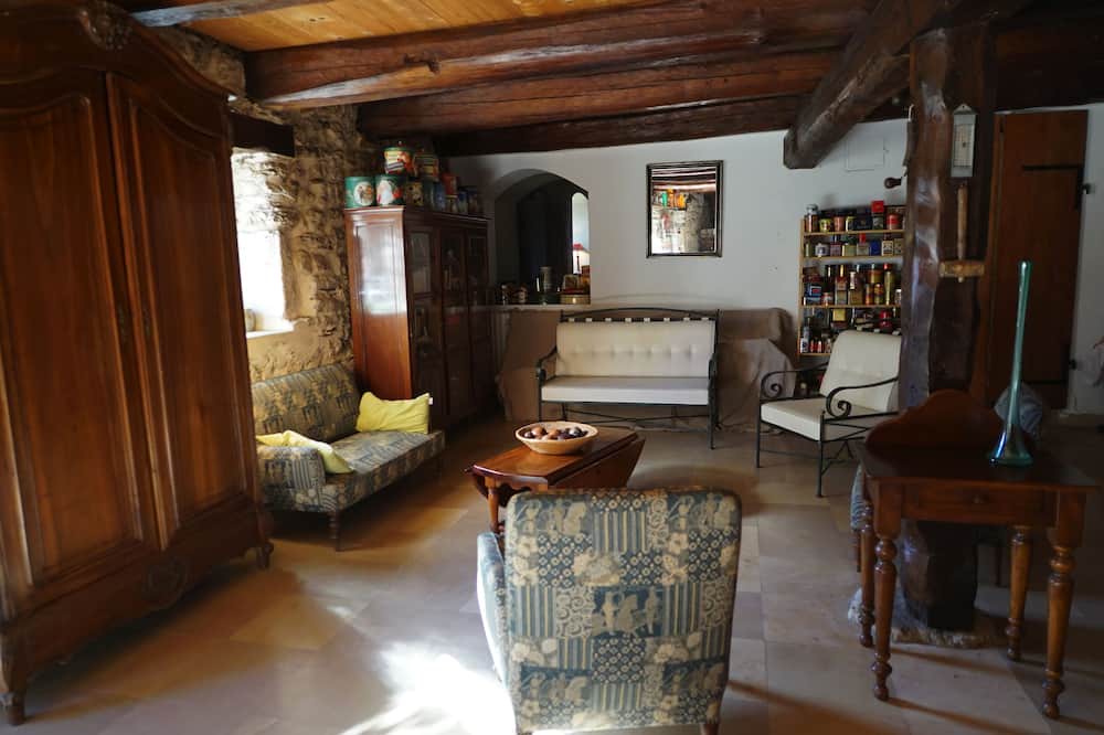 Photo of Livingroom in Roissard