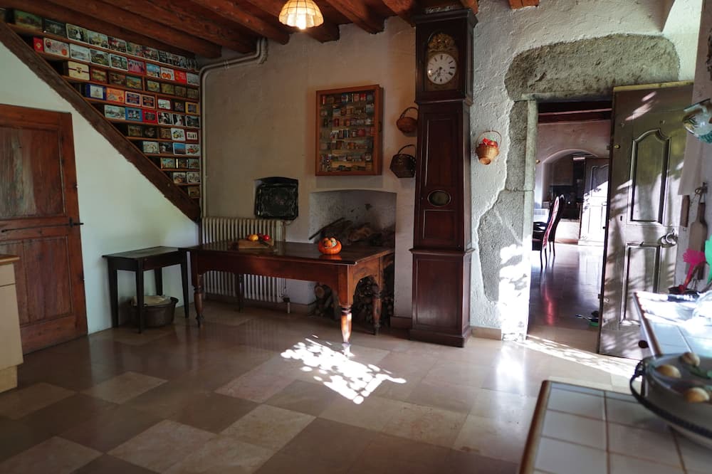 Photo of Livingroom in Roissard
