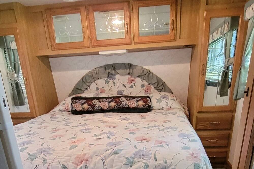 Photo of Bedroom in New River