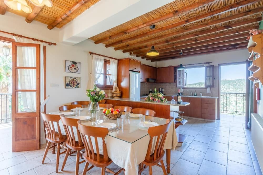 Photo of Kitchen in Peristerona