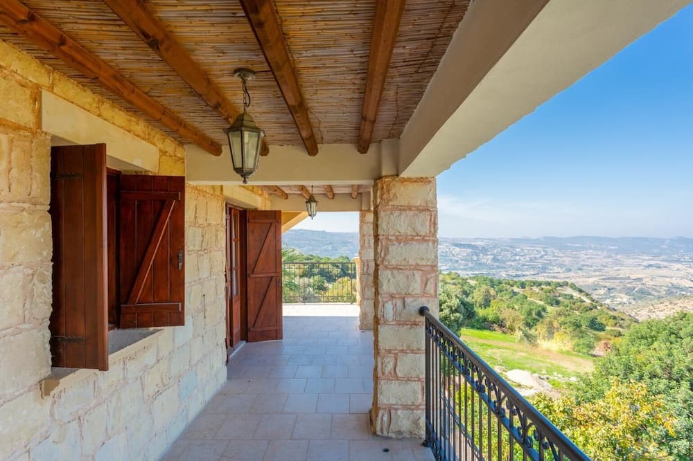 Photo of Patio Balcony in Peristerona