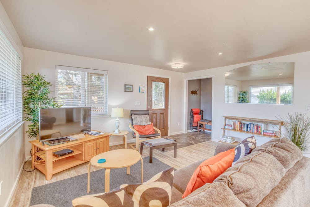Photo of Livingroom in Neahkahnie Beach