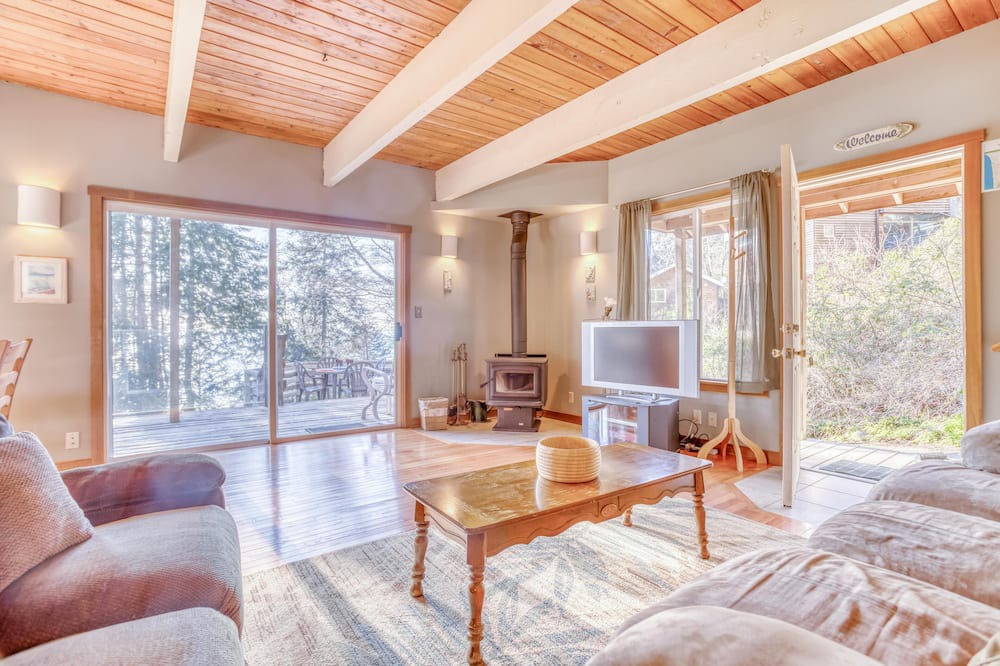 Photo of Livingroom in Neahkahnie Beach