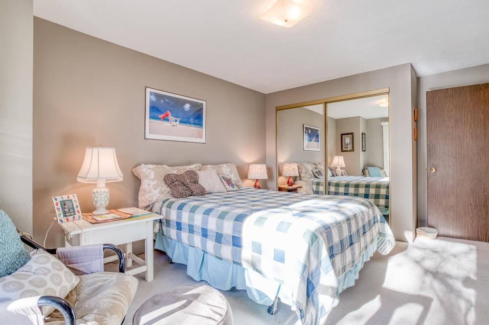 Photo of Bedroom in Neahkahnie Beach