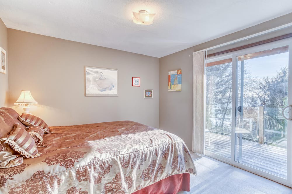 Photo of Bedroom in Neahkahnie Beach