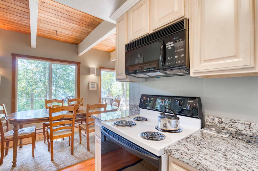 Photo of Kitchen in Neahkahnie Beach