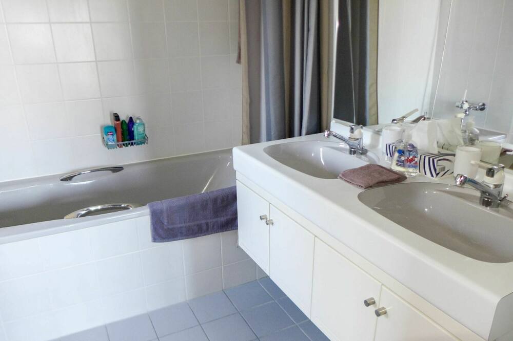 Photo of Bathroom in Villette