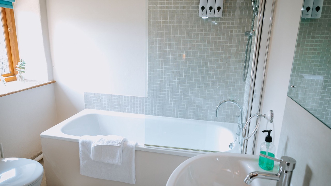 Photo of Bathroom in Everdon