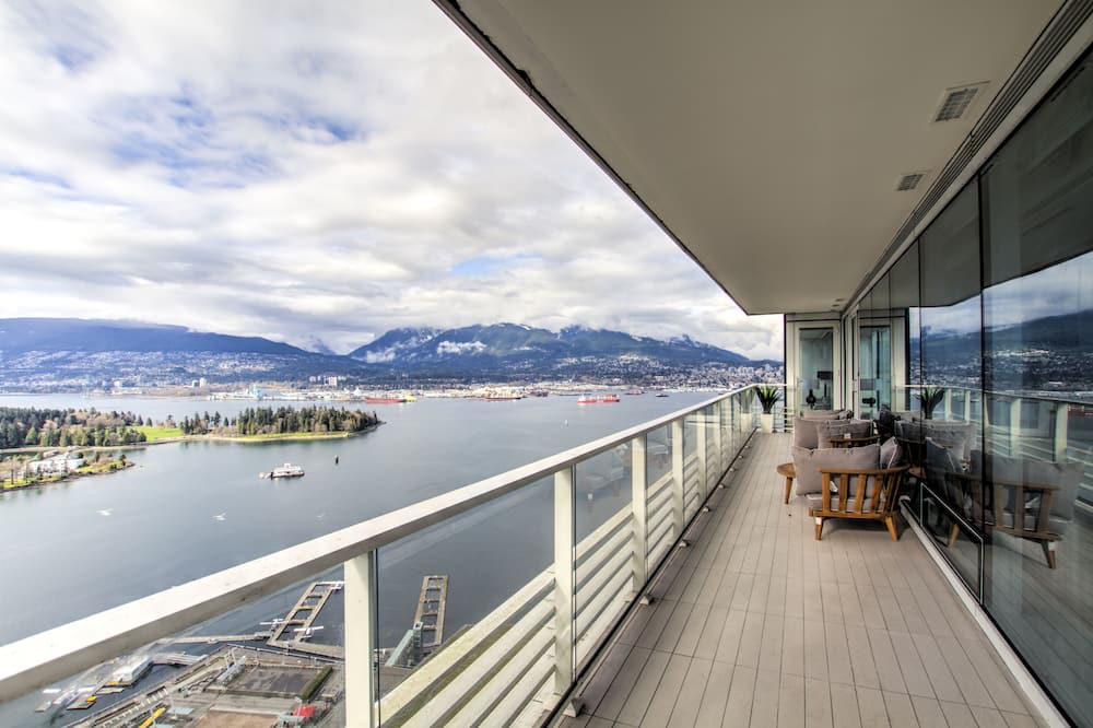 Photo of Patio Balcony in Coal Harbour