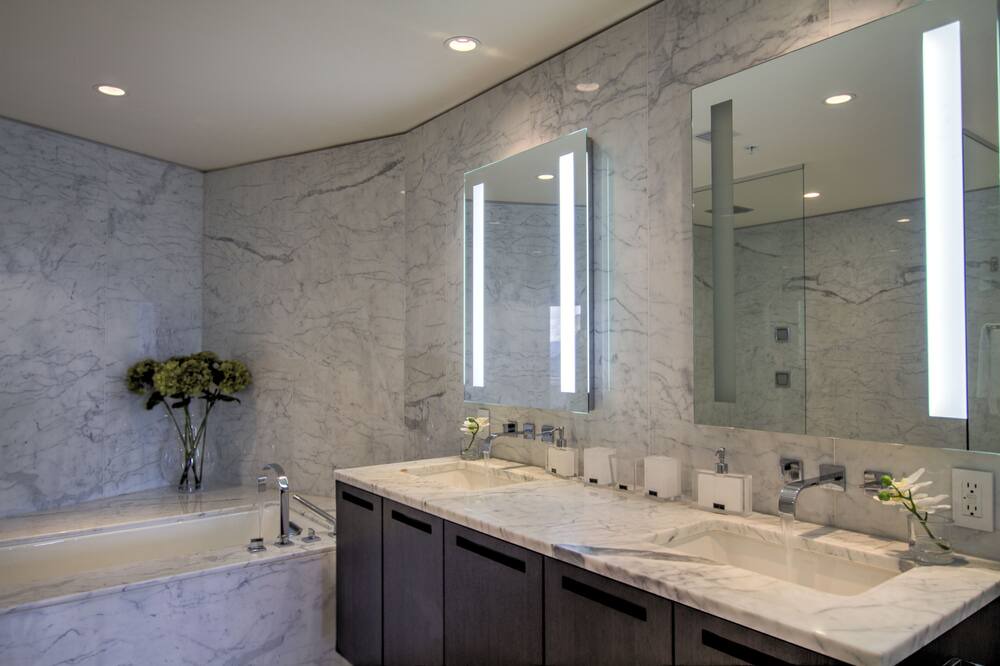 Photo of Bathroom in Coal Harbour