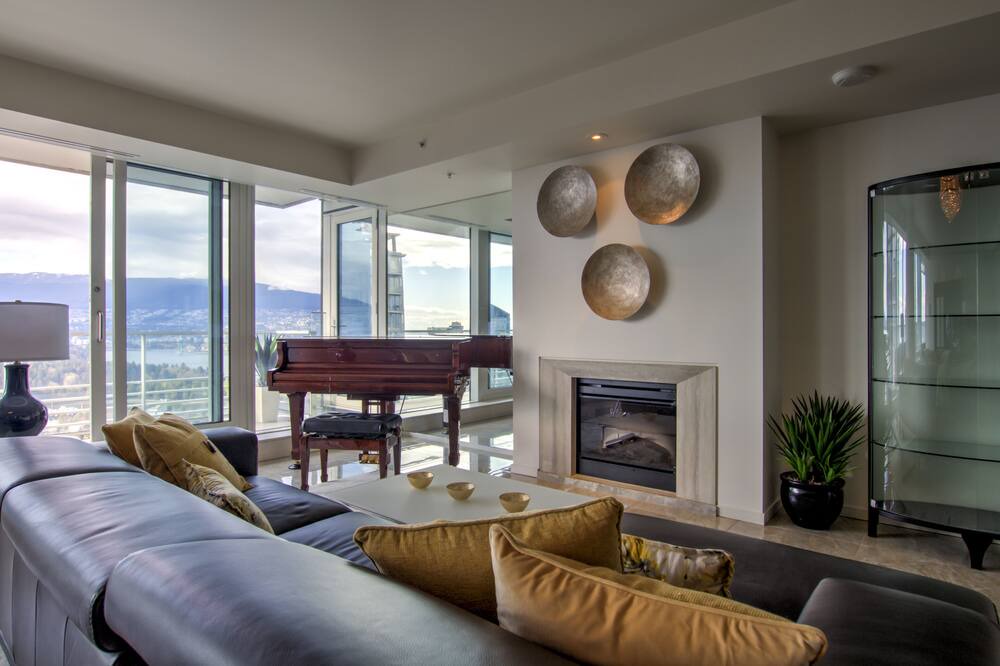 Photo of Livingroom in Coal Harbour