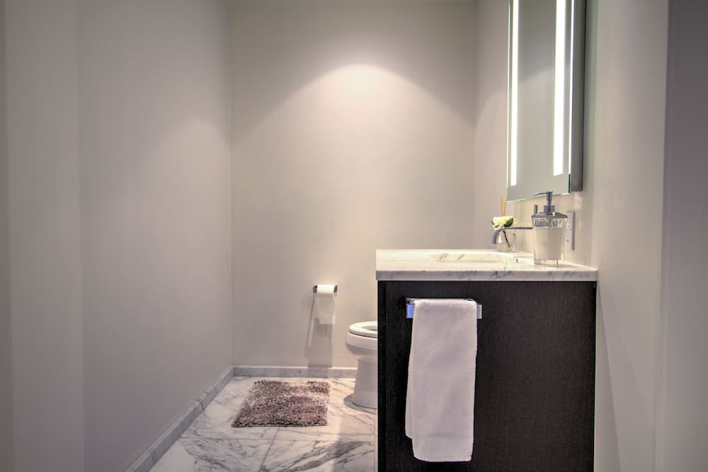 Photo of Bathroom in Coal Harbour