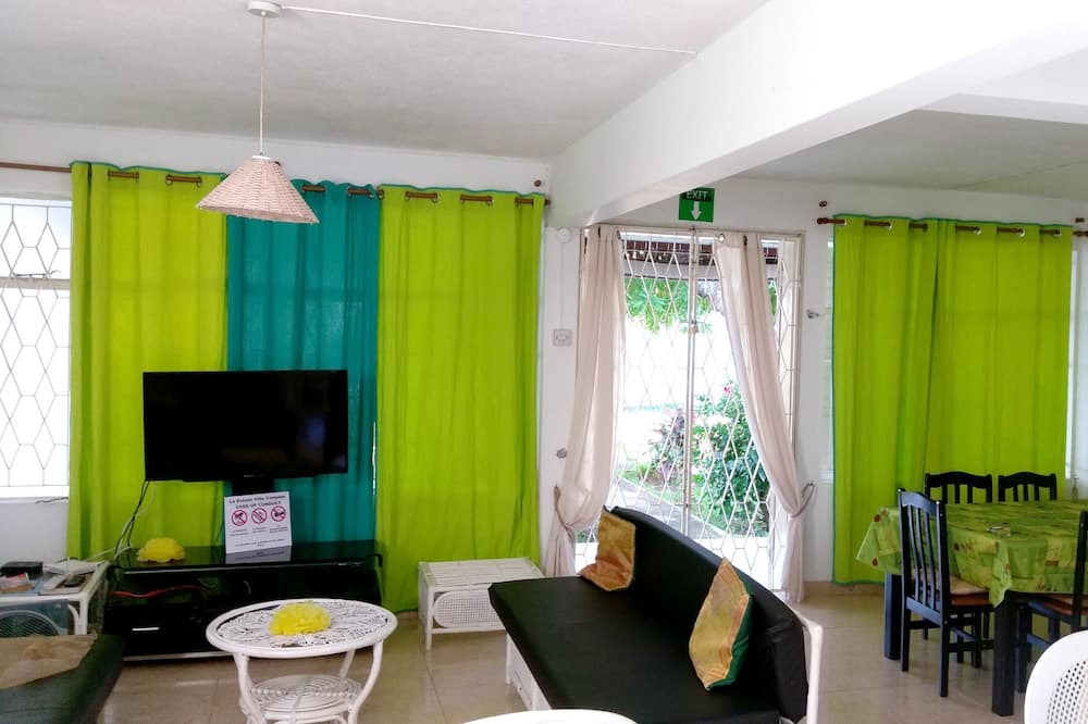 Photo of Livingroom in Pointe aux Biches