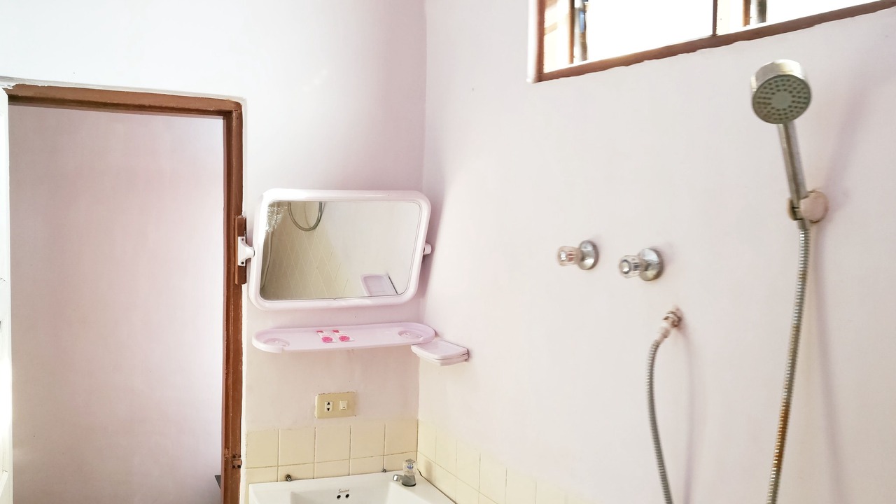 Photo of Bathroom in Yawnghwe