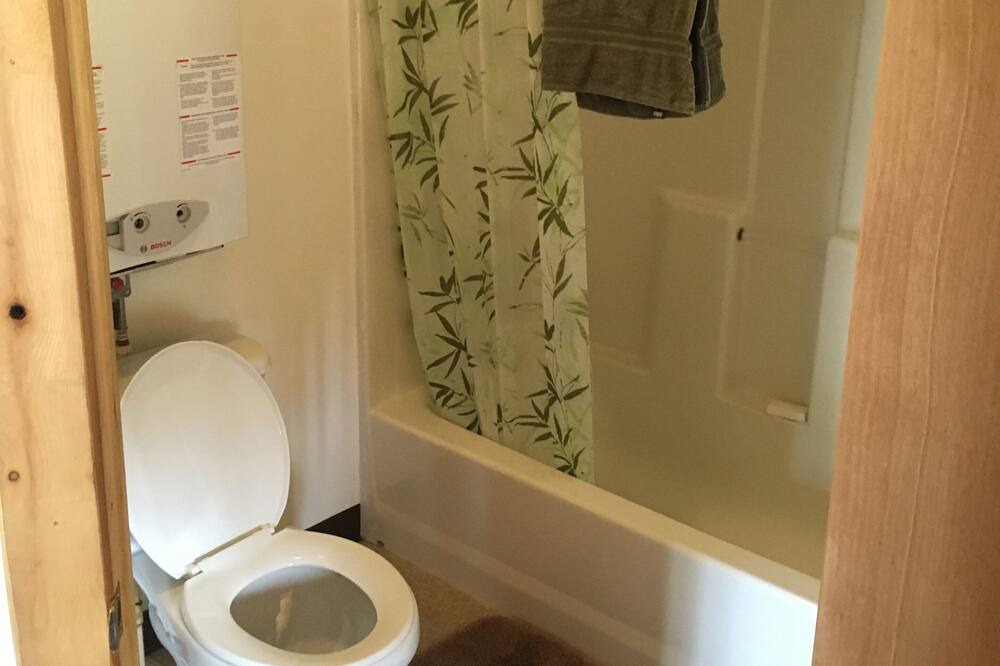 Photo of Bathroom in Denali
