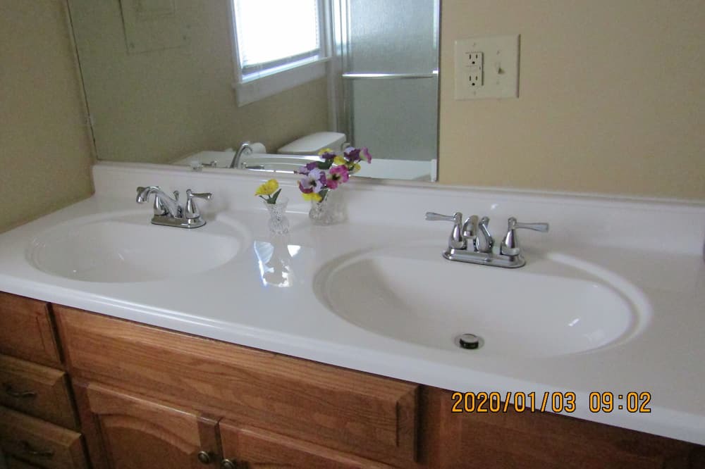 Photo of Bathroom in Buchanan