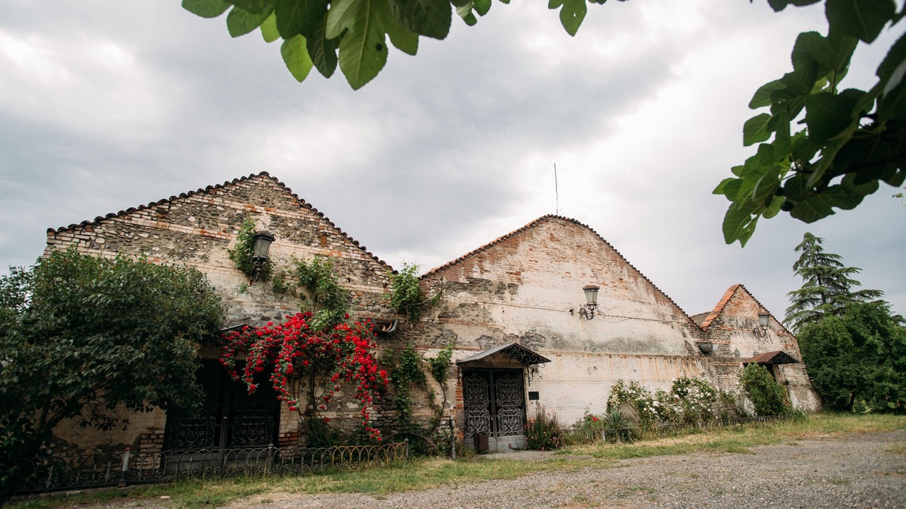 Photo of Buildings in Eniseli