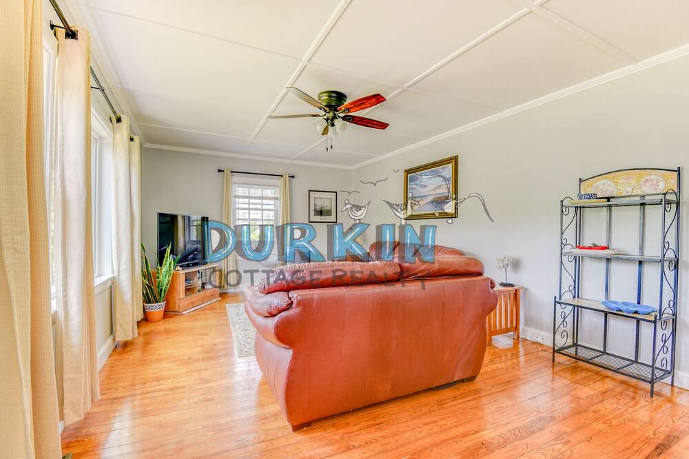 Photo of Livingroom in Narragansett