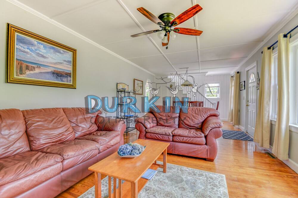 Photo of Livingroom in Narragansett