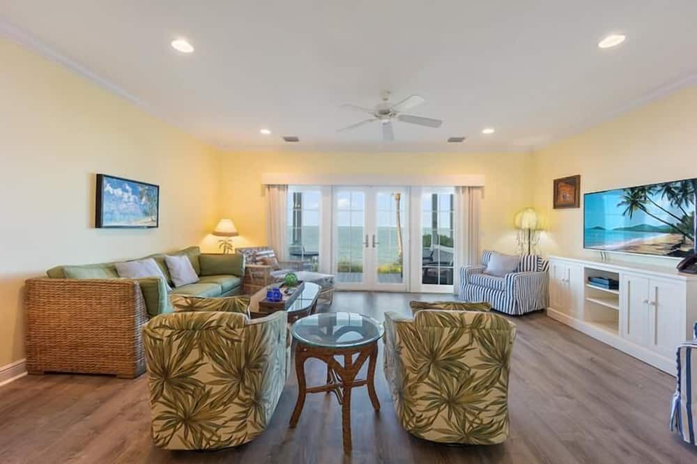 Photo of Livingroom in Indigo Reef Marina Homes
