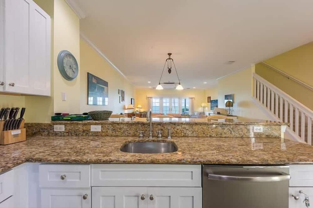 Photo of Kitchen in Indigo Reef Marina Homes
