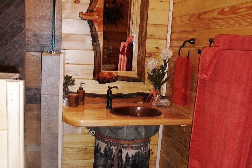 Photo of Bathroom in Hayesville