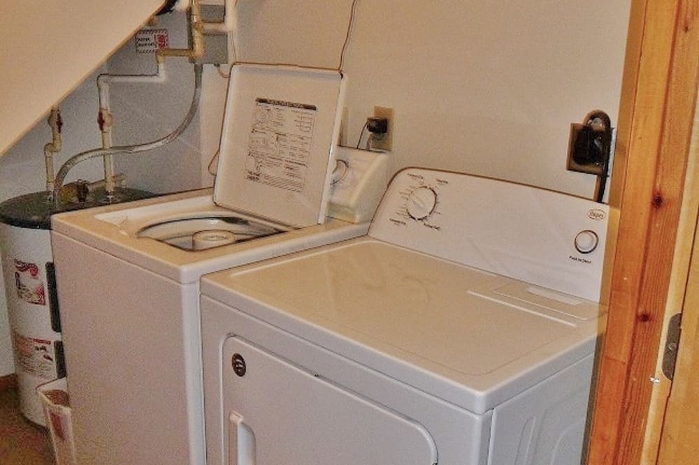 Photo of Bedroom in Hayesville