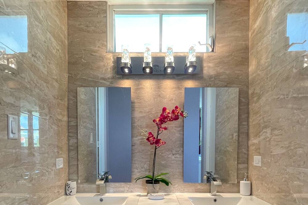 Photo of Bathroom in Machos
