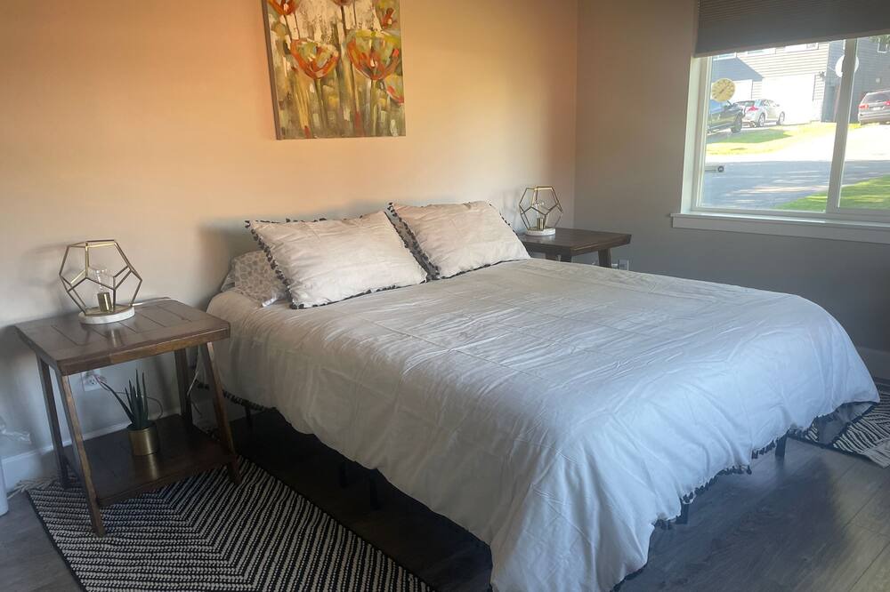 Photo of Bedroom in Old Seward - Oceanview