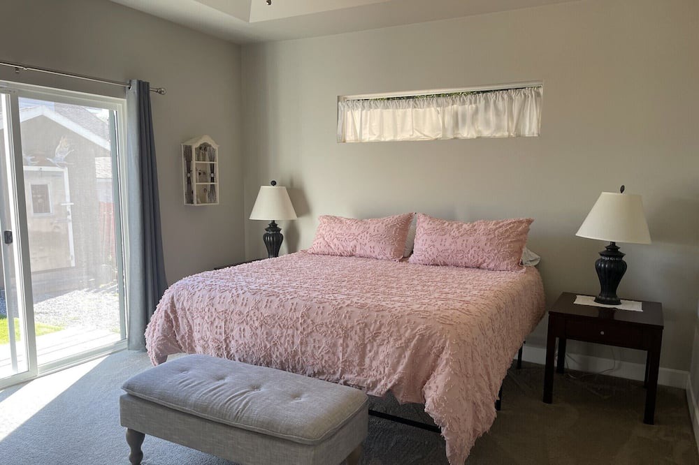 Photo of Bedroom in Old Seward - Oceanview