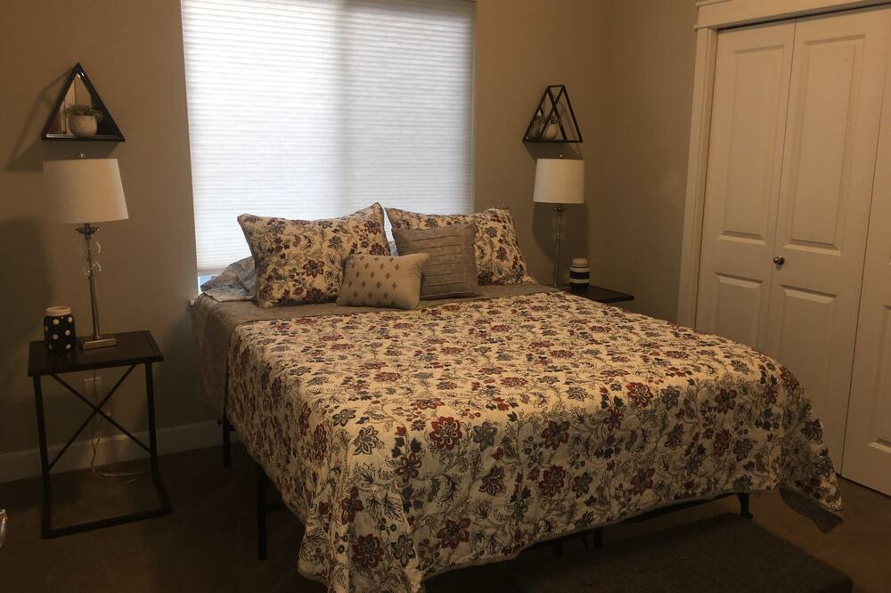 Photo of Bedroom in Old Seward - Oceanview