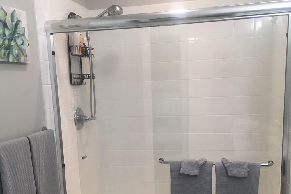 Photo of Bathroom in Old Seward - Oceanview