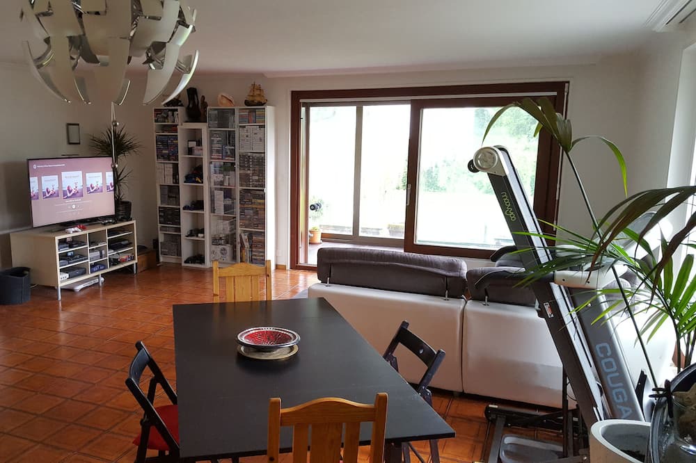 Photo of Livingroom in Le Mont-sur-Lausanne