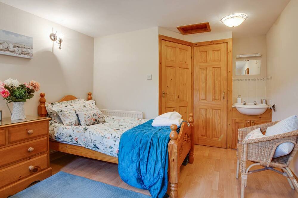 Photo of Bedroom in Henryd