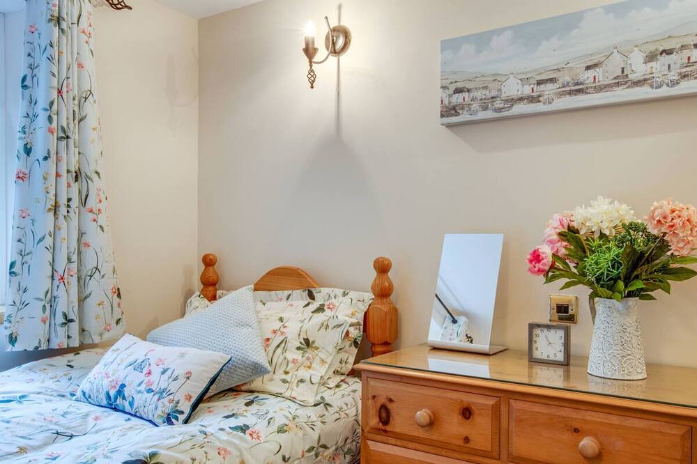 Photo of Bedroom in Henryd