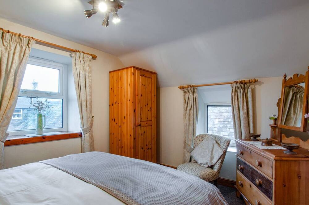 Photo of Bedroom in Henryd