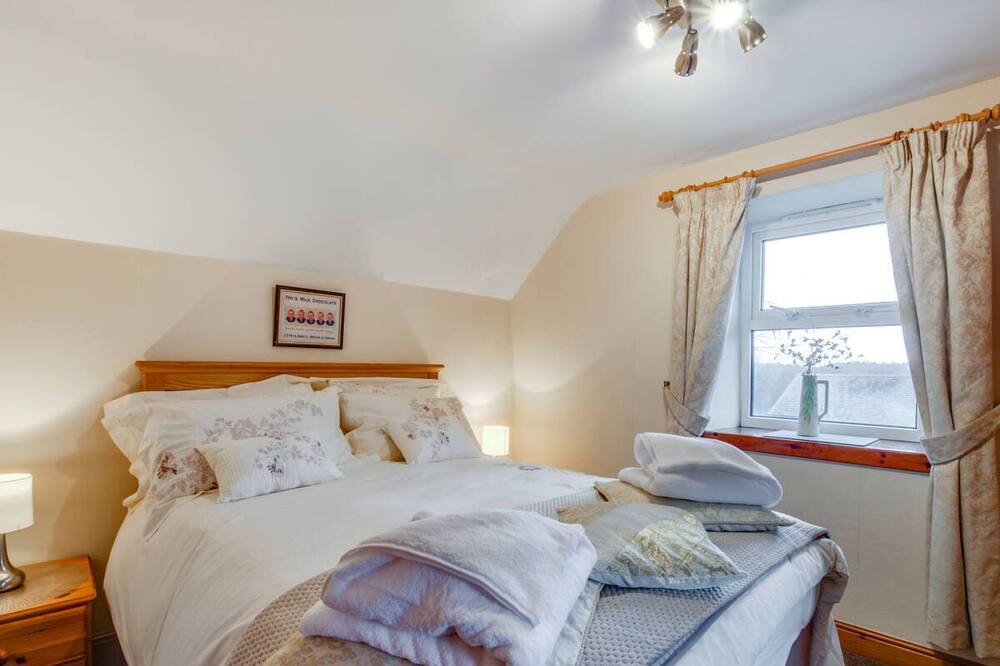 Photo of Bedroom in Henryd