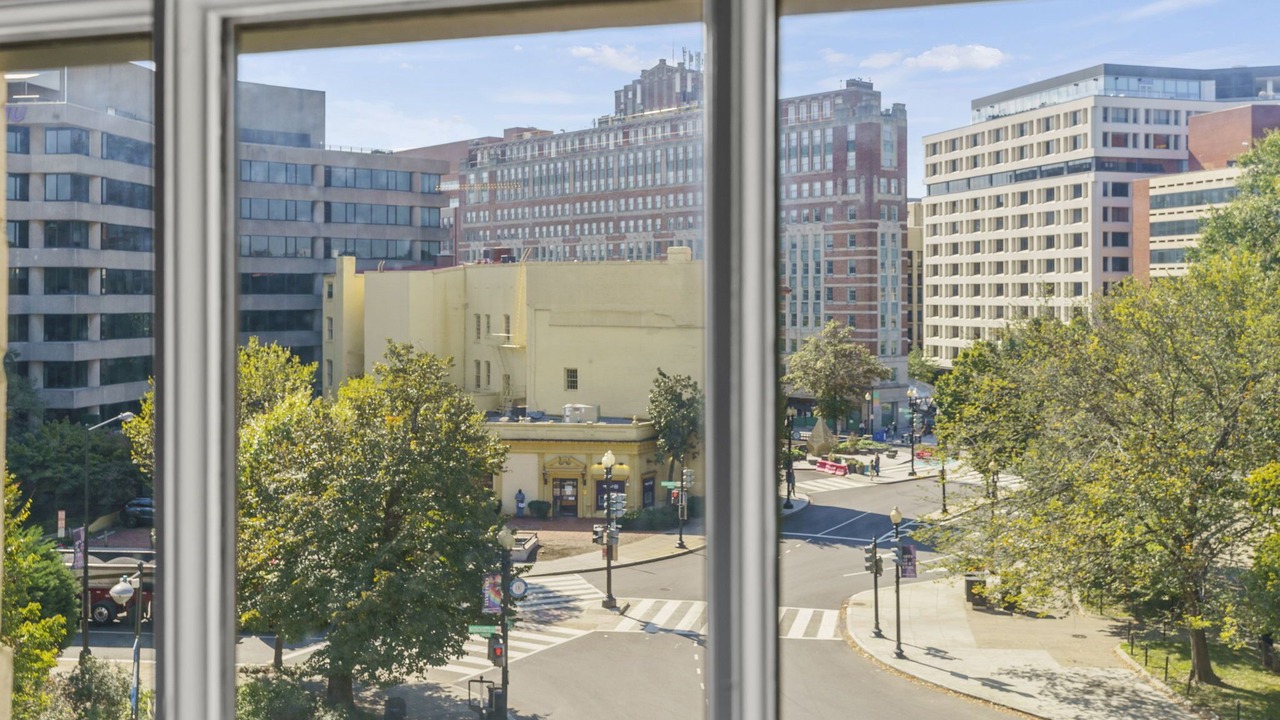 Photo of Bedroom in Dupont Circle