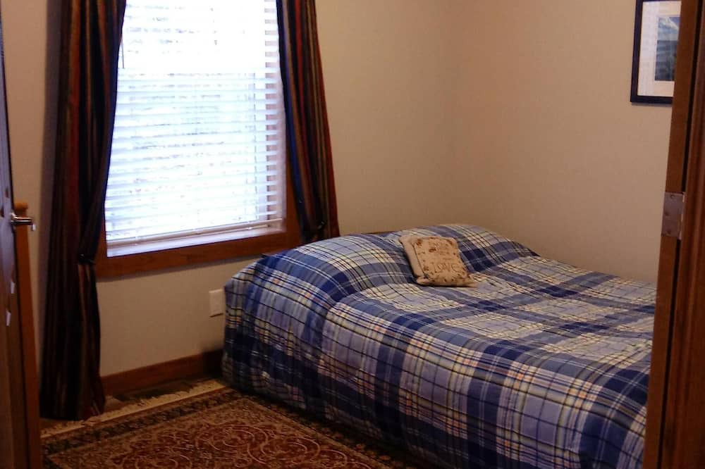 Photo of Bedroom in Pittsville