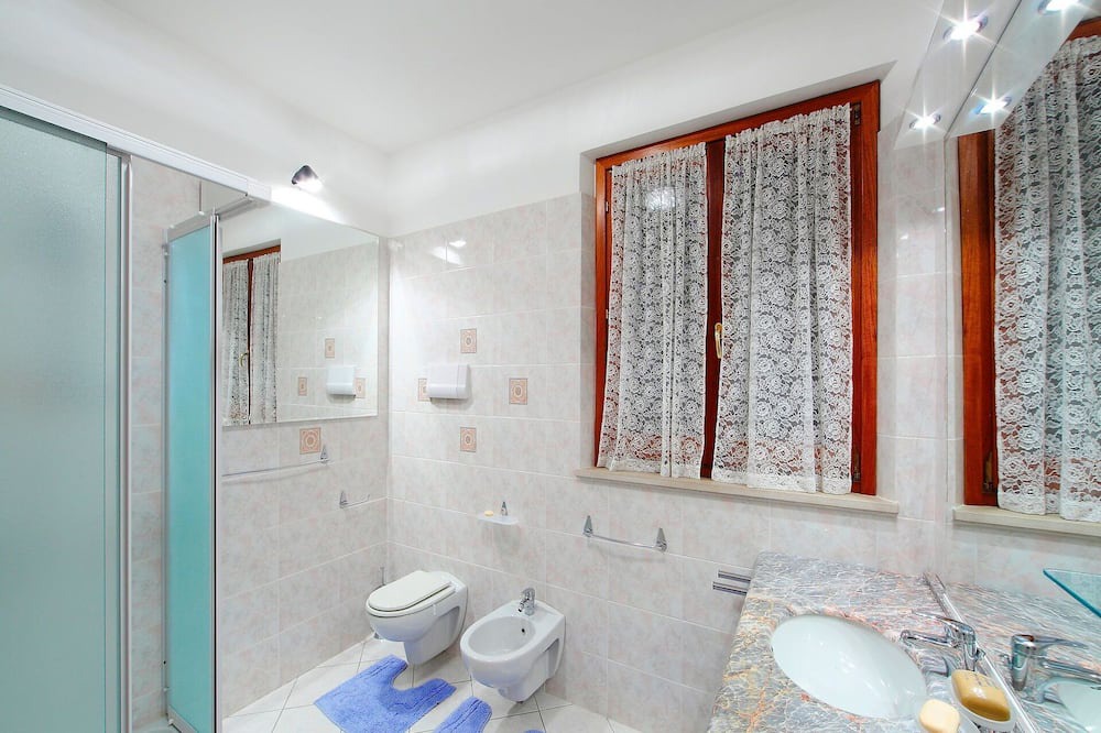 Photo of Bathroom in Granarola