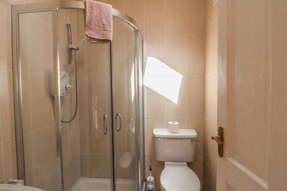 Photo of Bathroom in Shillelagh