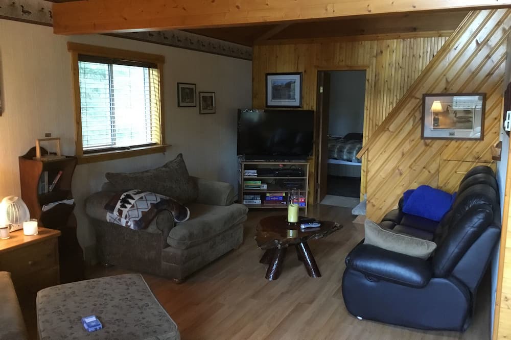 Photo of Livingroom in Deka Lake