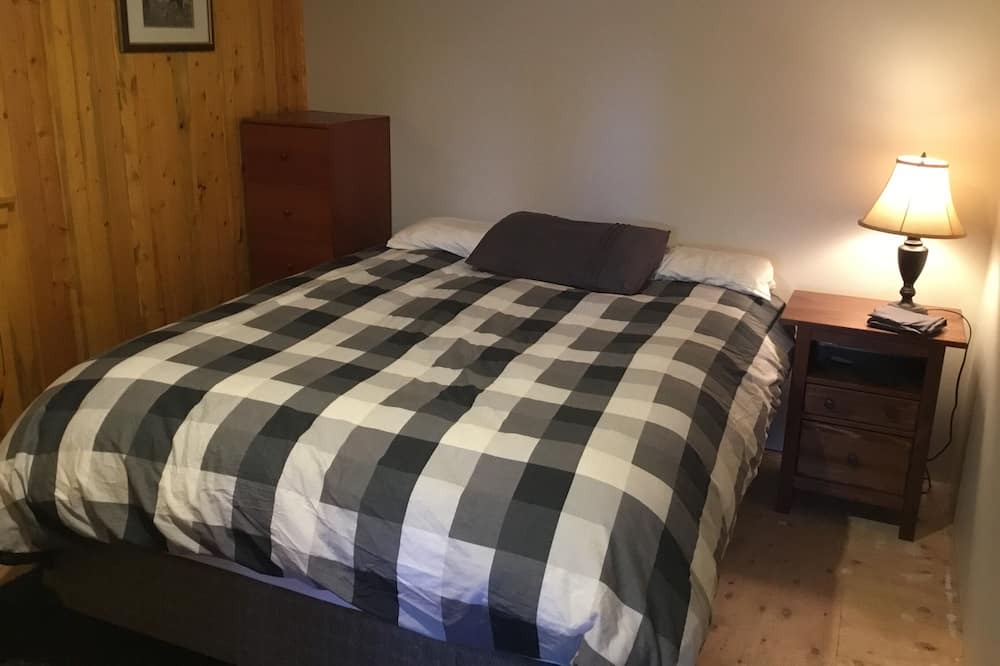 Photo of Bedroom in Deka Lake