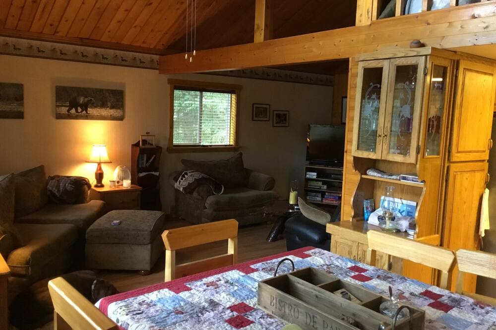 Photo of Bedroom in Deka Lake