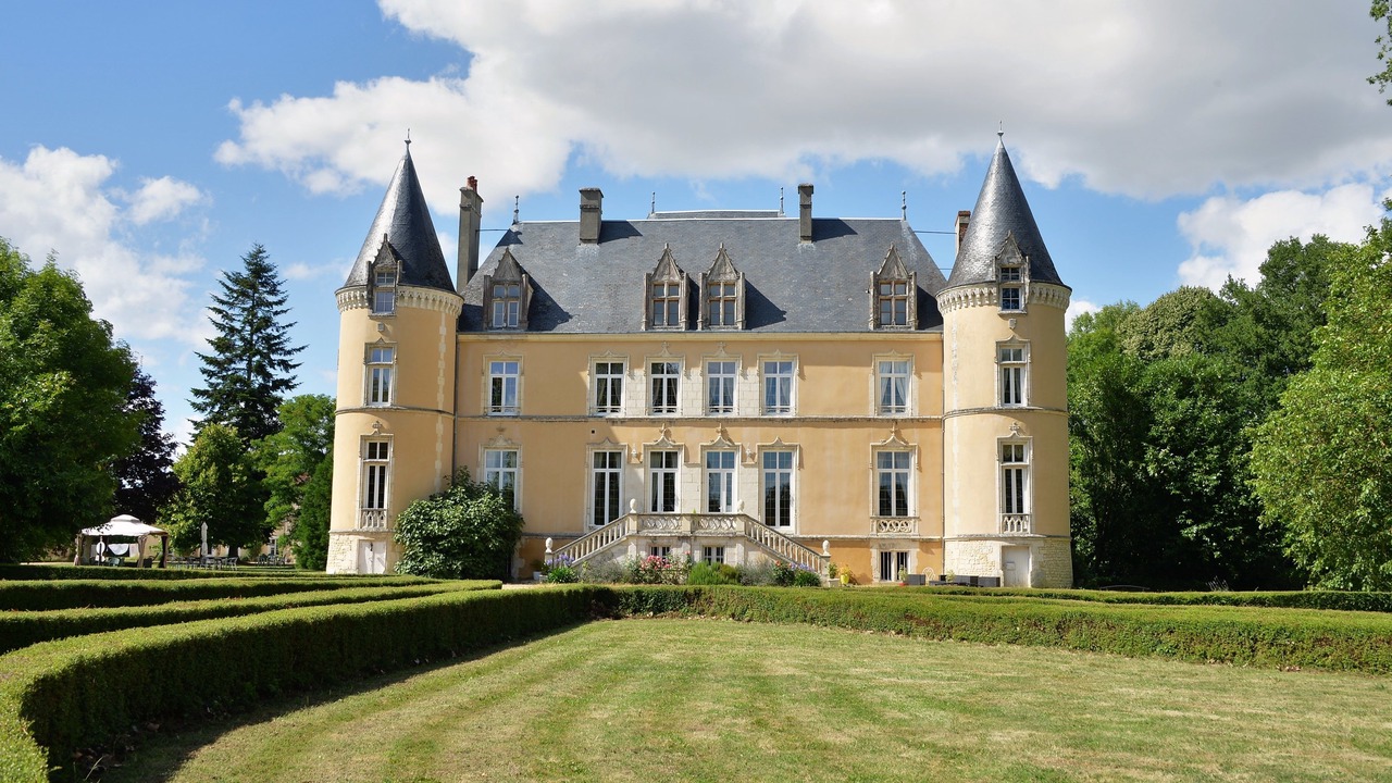 Photo of Outdoor in Saint-Denis-sur-Huisne
