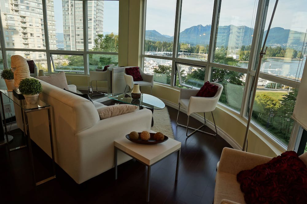 Photo of Livingroom in Coal Harbour
