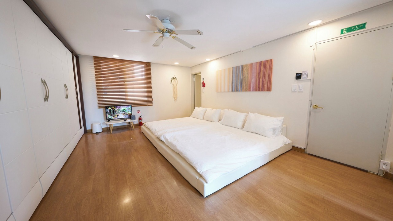 Photo of Bedroom in Seongbuk-dong