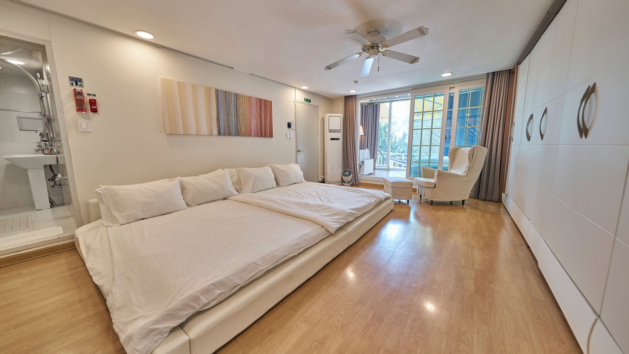 Photo of Bedroom in Seongbuk-dong
