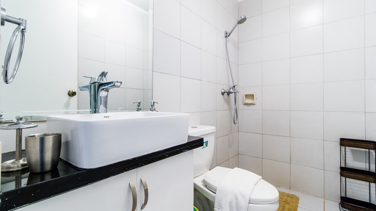 Photo of Bathroom in Salcedo Village