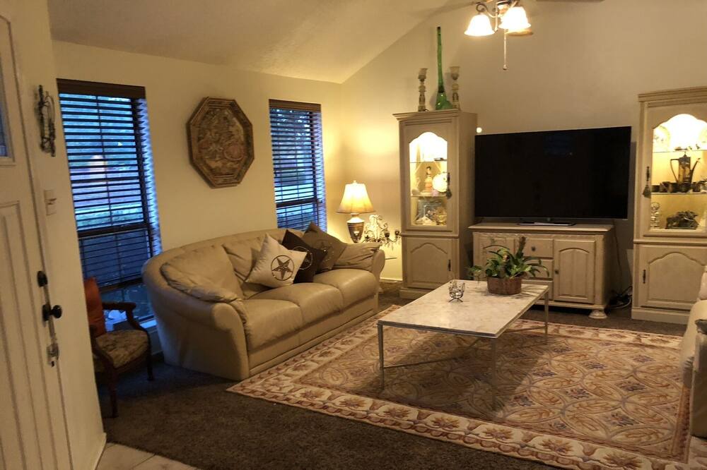 Photo of Livingroom in Coppell